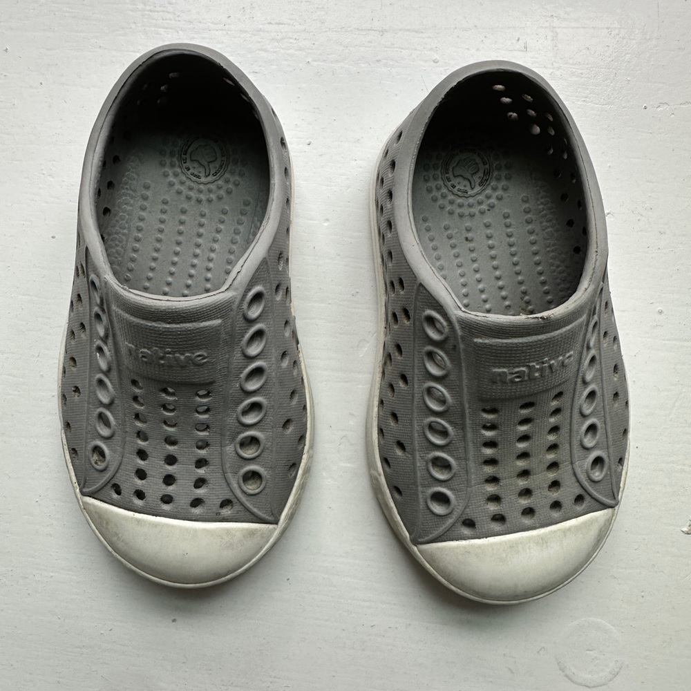 Native Jefferson Toddler Shoe Slip On Gray 4 C4